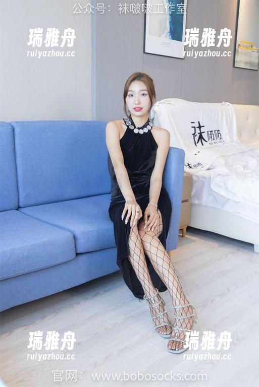 袜啵啵 - 瑶瑶泳装精选：一边欣赏美丽，一边想“我是不是该瘦几斤”！
