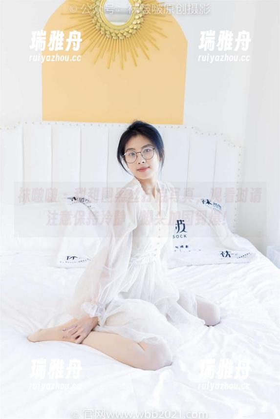 袜啵啵 - 甜甜圈黑丝打底写真，观看时请注意保持冷静，脚尖加固到爆！