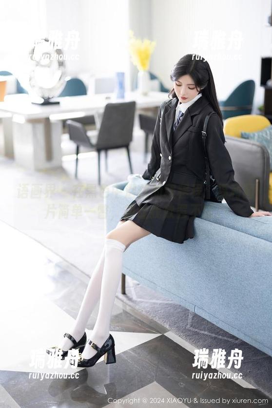 语画界-程程程 语画界 - 在黑色中潜伏的程程程:福利图片简单一瞥,却让我欲罢不能。
