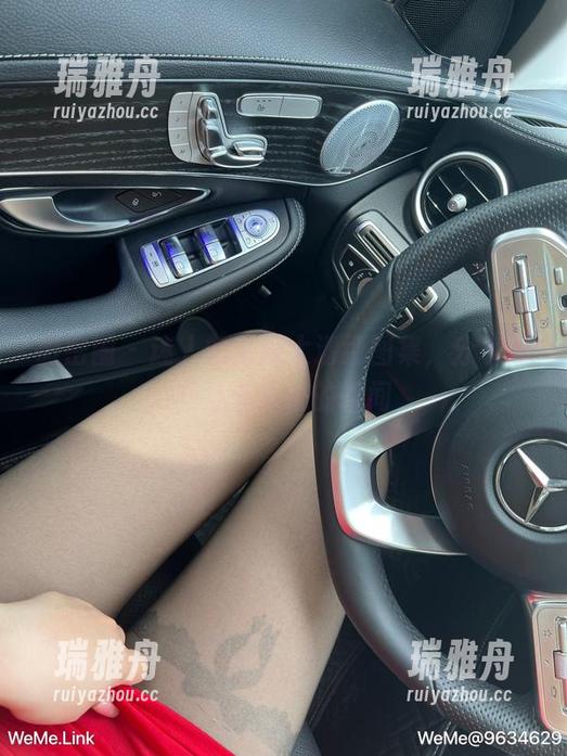 微密圈 - 迷人的五姨太清纯图集，分享那些让人心跳的瞬间