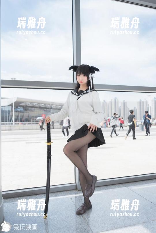 最新图库来袭！雪琪SAMA女仆水下版，水下的每个瞬间都是诱惑啊！