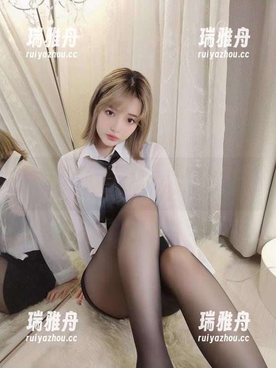新鲜出炉！雯妹不讲道理天台大片最新分享，这绝对不只是看脸。