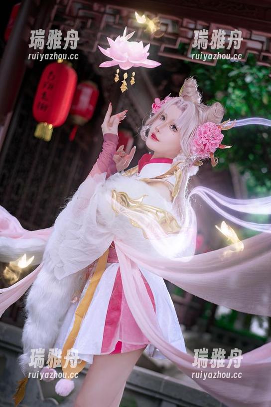 露儿大魔王与海鸥的亲密接触：一组水手服写真套图