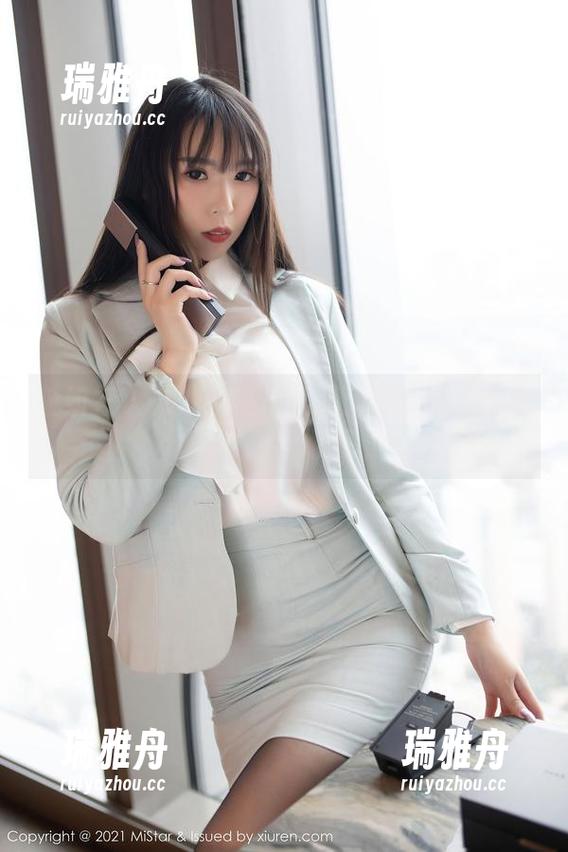 魅妍社-九儿 魅妍社 - 九儿的私拍美图:穿越裤里丝的诱惑与幻想