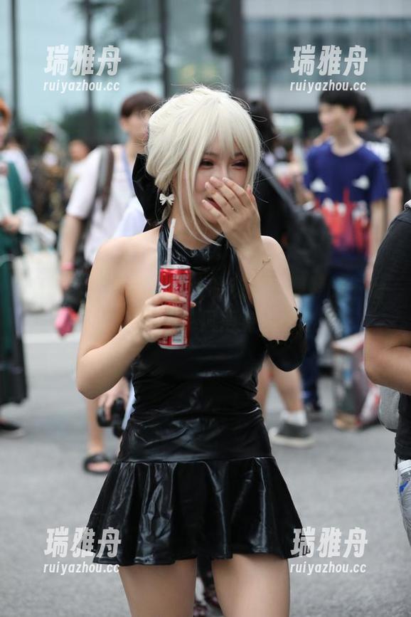 魔镜街拍-婷婷 魔镜街拍 - 动人心弦的灰裙,婷婷的午后高清分享,OL风得有多诱惑?