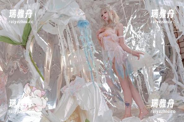 “黏黏团子兔”写真合集：她的“蕾姆咩咩”让我不禁怀疑人生啊……太治愈了！